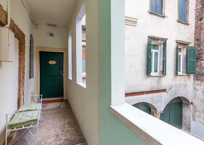 Residenza Bonifacio - Adults Only بيت ضيافة